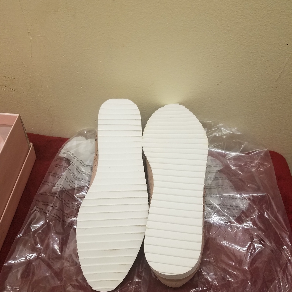 Shoes - Picture 2 of 3